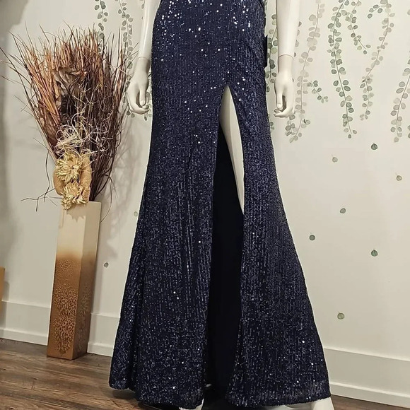 Mac Duggal V-NECK SEQUIN WRAP WAIST GOWN Sz 0 & Sz 10 - Picture 7 of 14